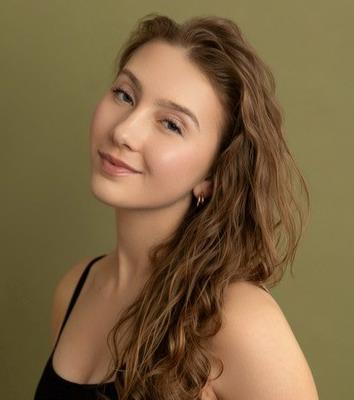 Kira Corne